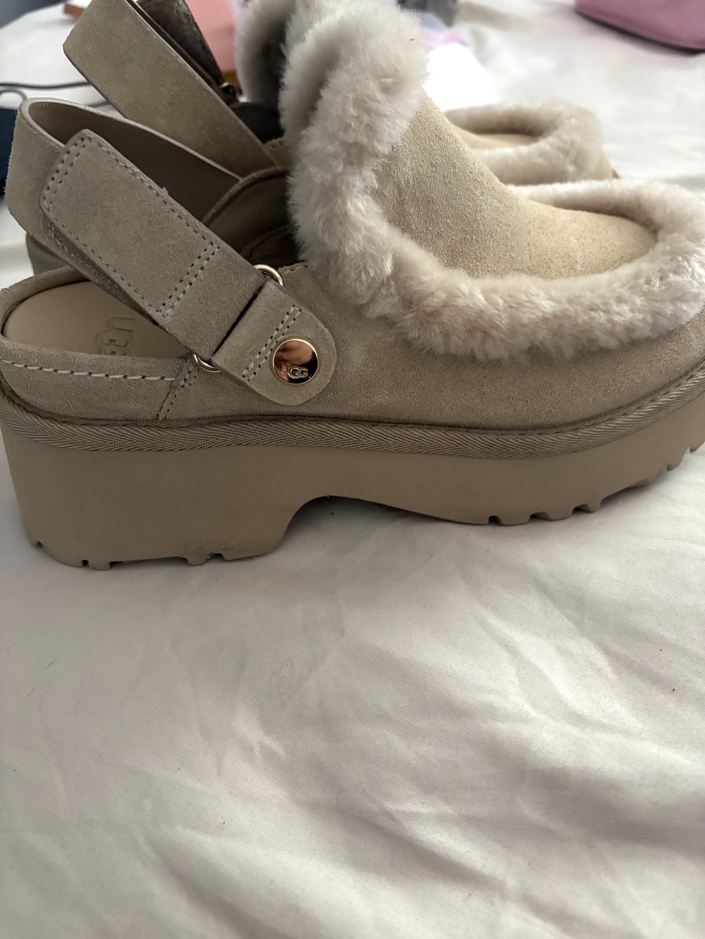 UGG Esmee Clogs Size 9 Never Worn!